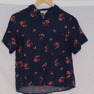 Love Notes Size Medium Parrot Print Crop Top